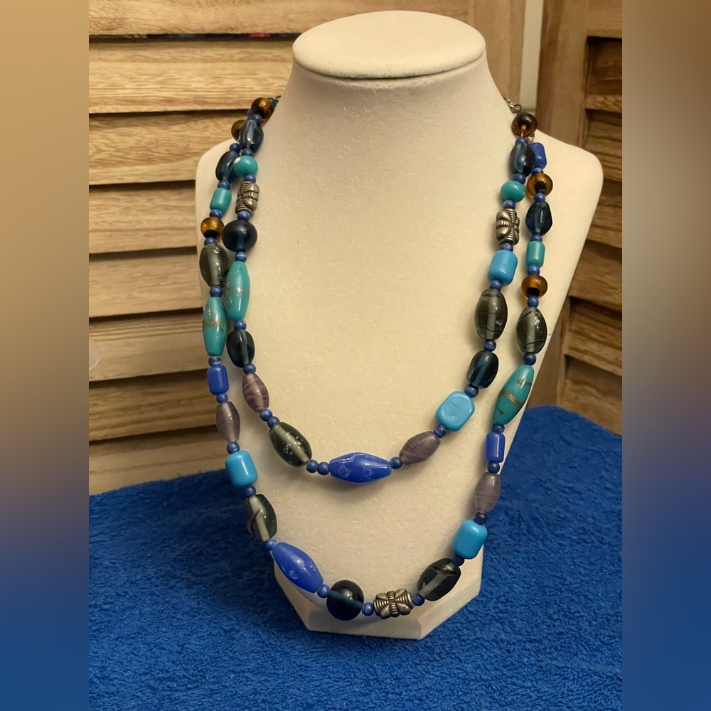 Newport News Blue and Black Beaded Necklace